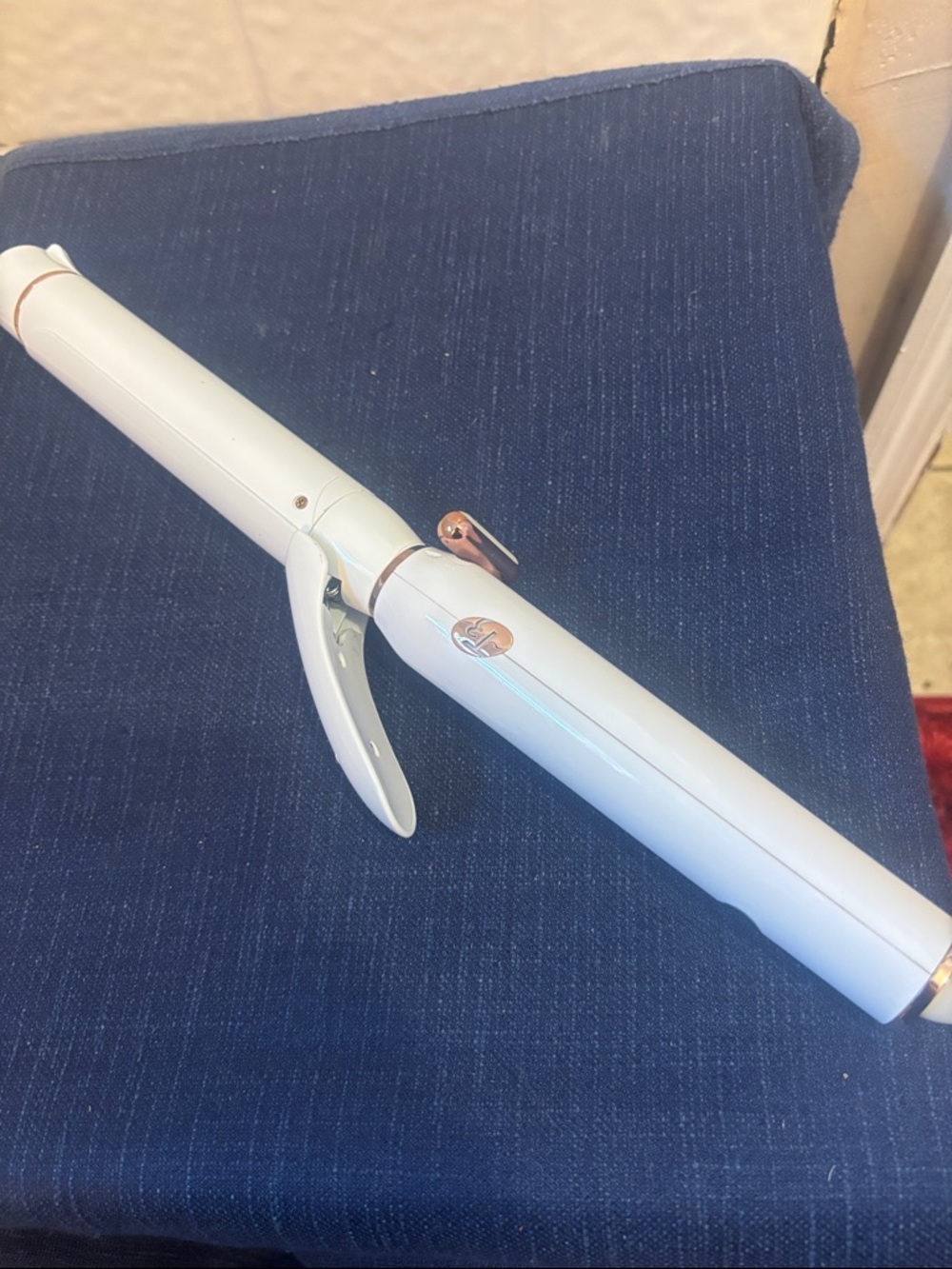 T3 White Ceramic Styling Wand with Rose Gold Accents